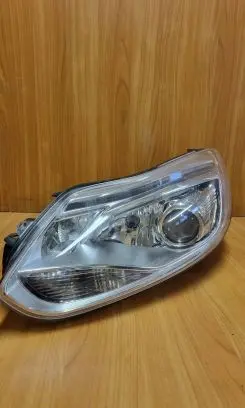Ford Focus Headlight/headlamp BM5113D155KA