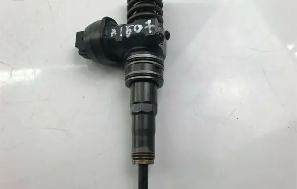 Volkswagen Caddy Fuel injector 038130079TX P1507