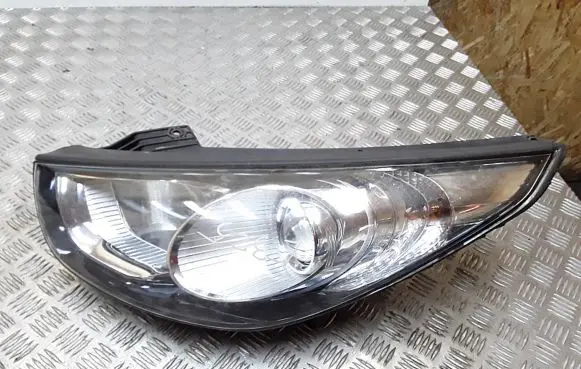 Hyundai ix35 Headlight/headlamp 921012Y