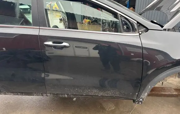 KIA Sportage Front door