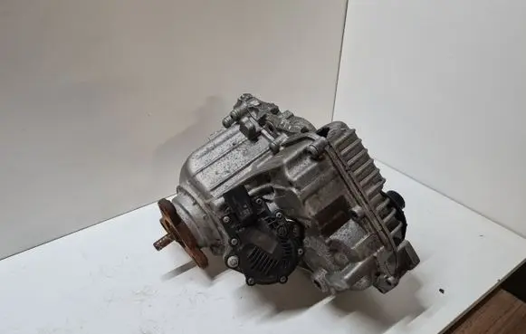 BMW M4 G82 G83 Gearbox transfer box case 22B0101A0599 7884832 788483201