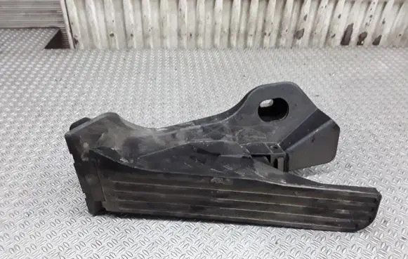 Volkswagen Tiguan Accelerator throttle pedal 1K1723503R
