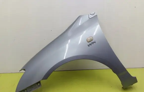 Toyota Corolla E120 E130 Fender 8Q3
