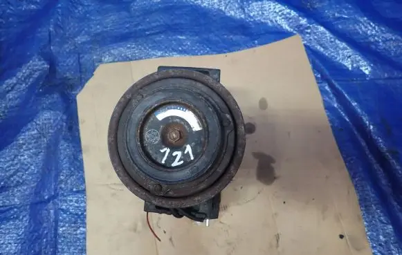 Land Rover Discovery Air conditioning (A/C) compressor (pump) 447220-8515