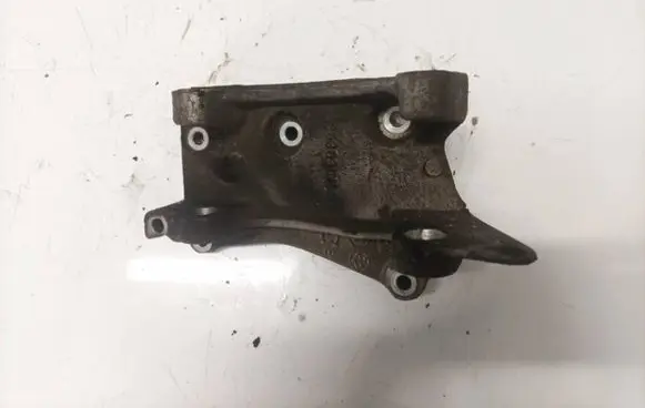 Peugeot 307 Engine mounting bracket 9636301380