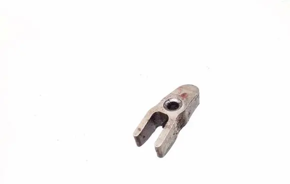Mercedes-Benz E W211 Fuel Injector clamp holder 