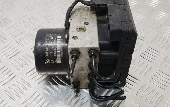 Seat Toledo I (1L) ABS Pump 1J0907379P 1J0614117D