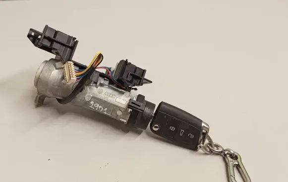 Volkswagen Golf VII Ignition lock 1K0905851