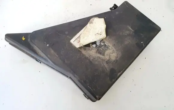 Subaru Outback Fuse box cover MB502000B