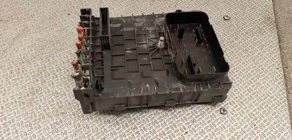 Skoda Superb B6 (3T) Fuse module 1K0937125D
