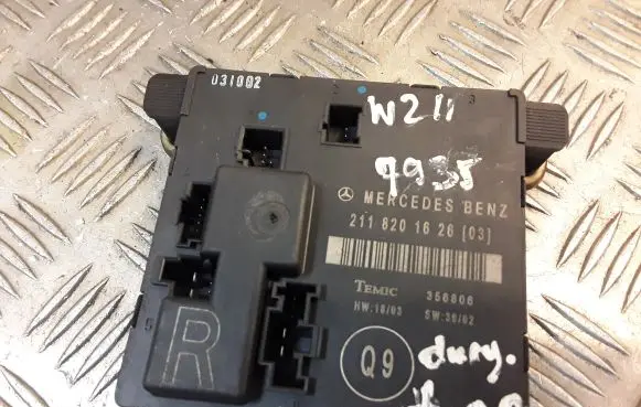 Mercedes-Benz E W211 Door control unit/module 2118201626 A2118201626