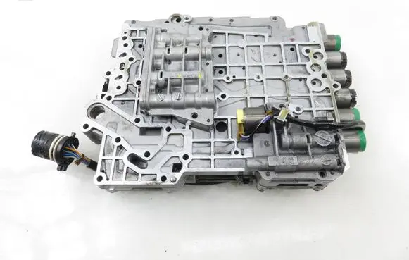 Volkswagen PASSAT B5.5 Transmission gearbox valve body DRM95023 DRM95024