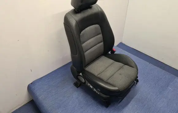 Mazda 6 Front passenger seat 