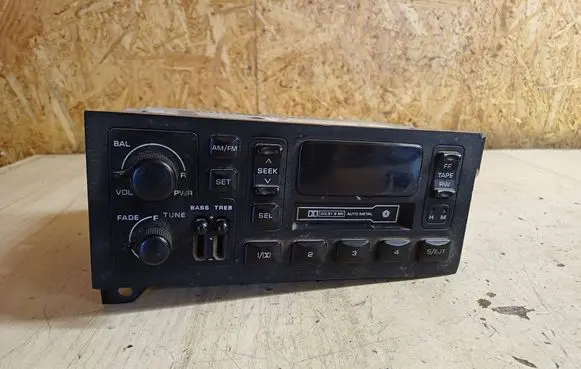 Chrysler Voyager Radio/CD/DVD/GPS head unit P04858556