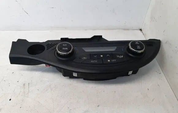 Toyota Yaris Climate control unit 75F206