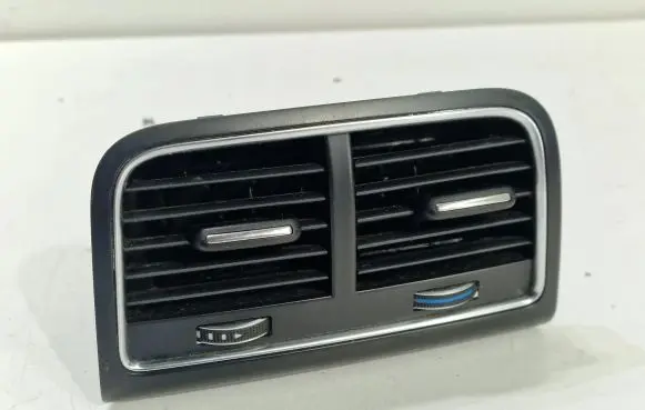 Rear air vent grill