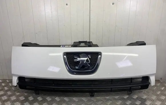 Peugeot Expert Front bumper upper radiator grill 1497650077
