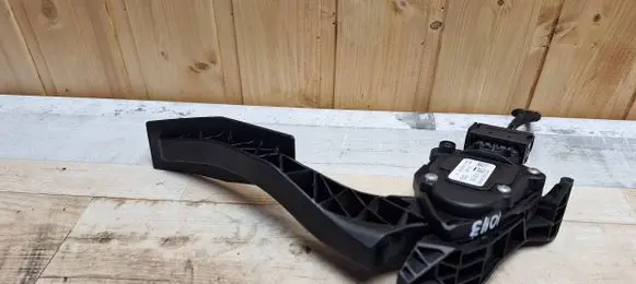 Opel Insignia A Accelerator throttle pedal 13237352 15072011 6PV00976500