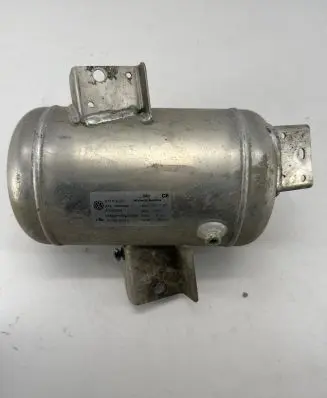 Vacuum air tank