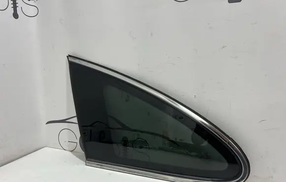Honda CR-V Rear side window E643R00623