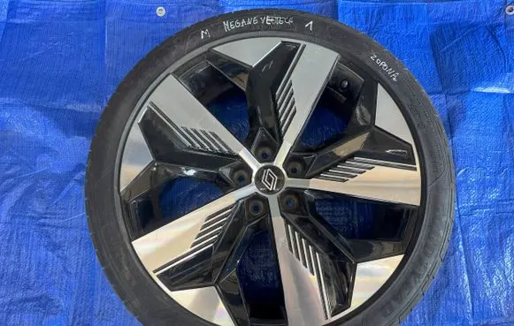 Renault Megane E-Tech R20 alloy rim 