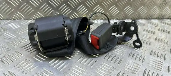 Middle seatbelt (rear)