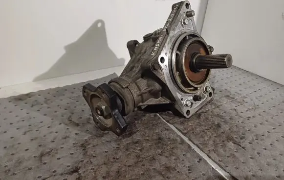 Gearbox transfer box case
