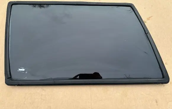 Jeep Cherokee XJ Rear door window glass 55000590