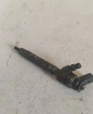 Mercedes-Benz B W245 Fuel injector A6400700787 0445110167
