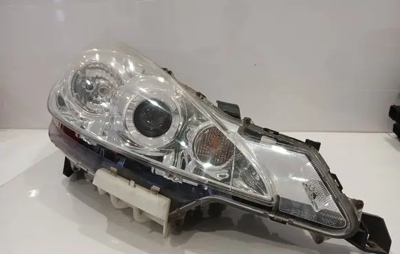 Peugeot 4007 Headlight/headlamp P7139r
