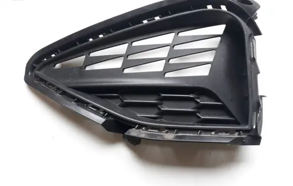 Hyundai i30 Front bumper lower grill 86563-G4DA0