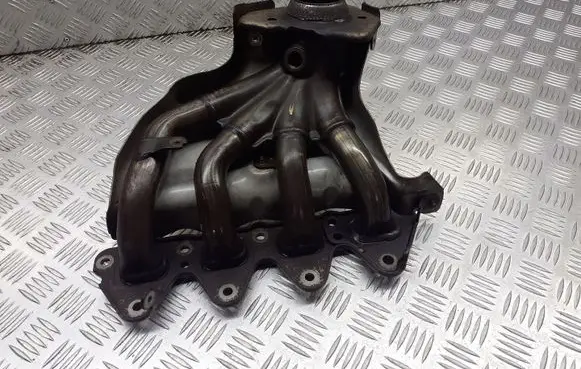 Renault Megane II Exhaust manifold