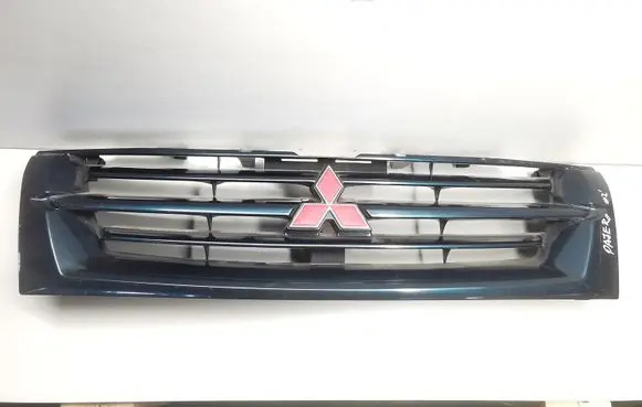 Mitsubishi Pajero Front bumper upper radiator grill MR38798182