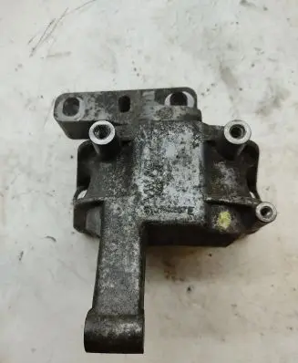 Volkswagen Tiguan Engine mount bracket HM345M10CN 5N0199262E 5N0199262
