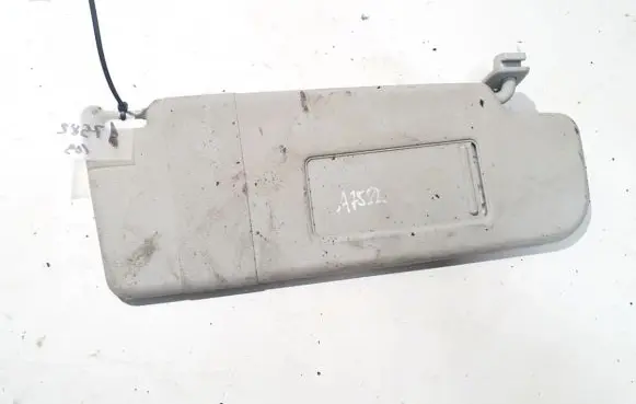 Volkswagen Golf V Sun visor