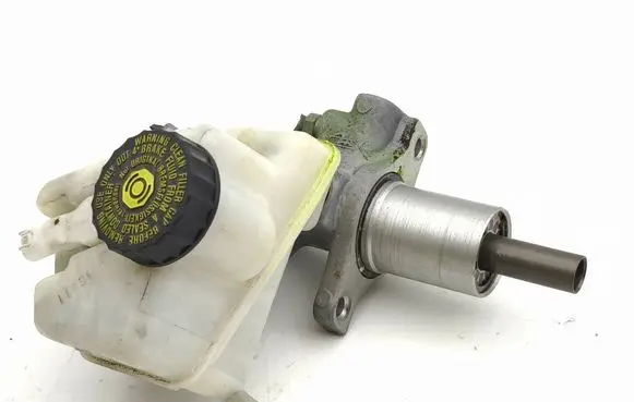 Mercedes-Benz CLS C218 AMG Master brake cylinder A2044300002 0335080051