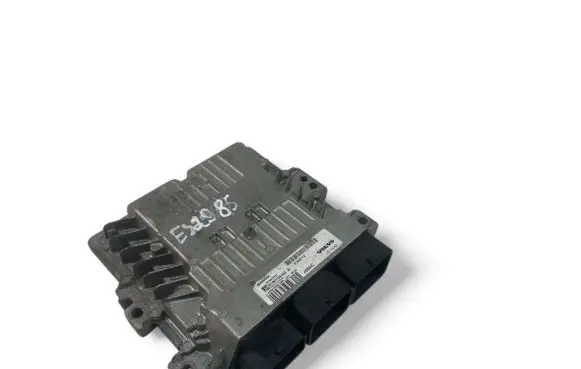 Volvo V50 Engine control unit/module ECU 31355712 S180134103A