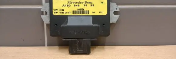 Mercedes-Benz ML W163 Transfer box differential control unit A1635457932 4450000051E