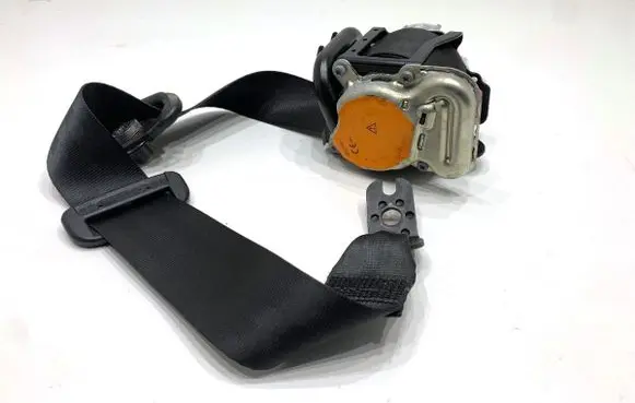 Skoda Octavia Mk3 (5E) Front seatbelt 