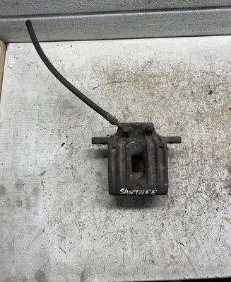 Hyundai Santa Fe Brake caliper pad carrier rear B0140105