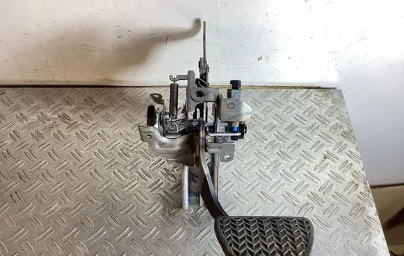Lexus NX Brake pedal 8951047040
