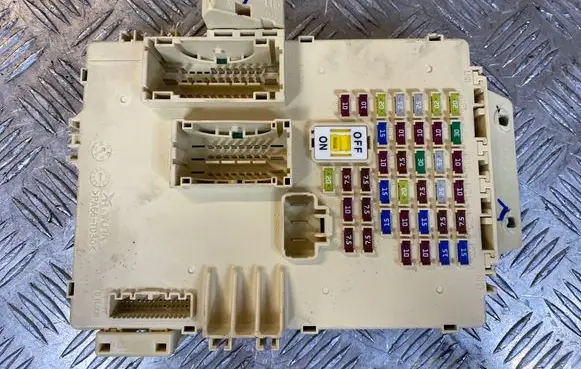 Hyundai i40 Fuse module 919503Z011 320111110090024 H3ZB1087