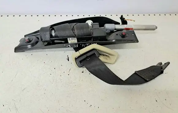 Volvo V70 Front seatbelt 
