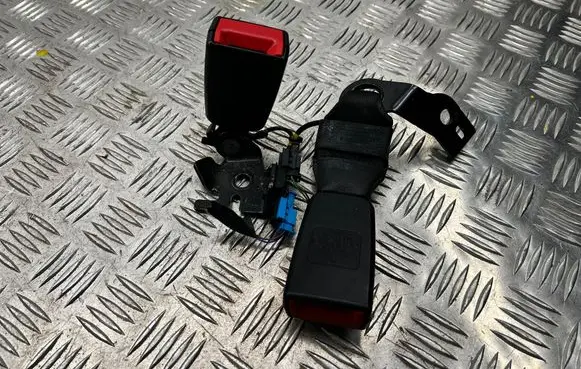 Mercedes-Benz GLC X253 C253 Middle seatbelt buckle (rear) A2058600469