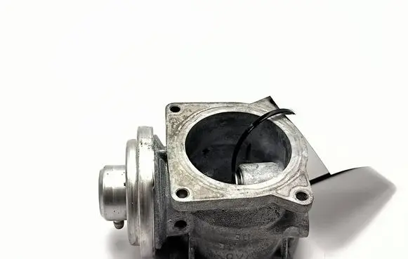 Volkswagen Phaeton EGR valve 102822