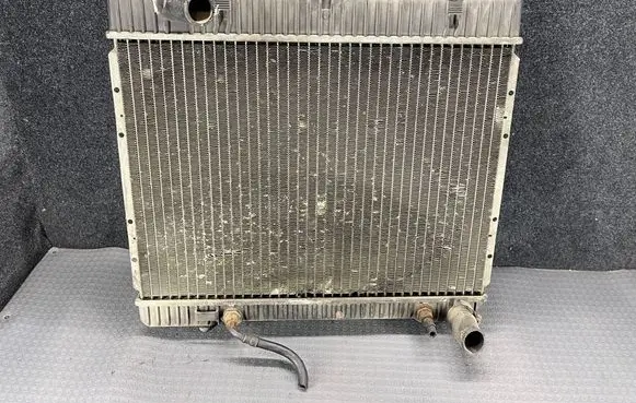 Mercedes-Benz S W126 Coolant radiator 1235010015
