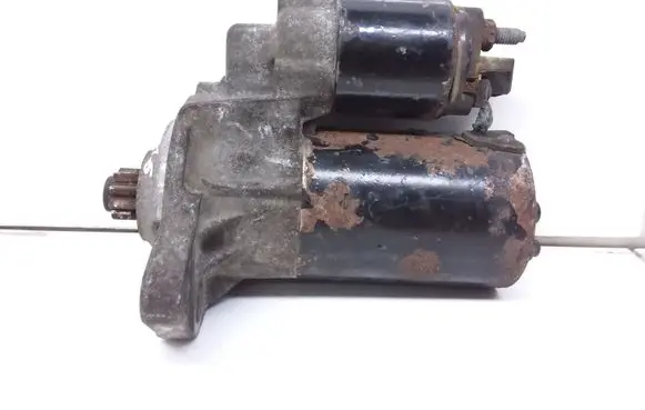Volkswagen Golf IV Starter motor 0001121006