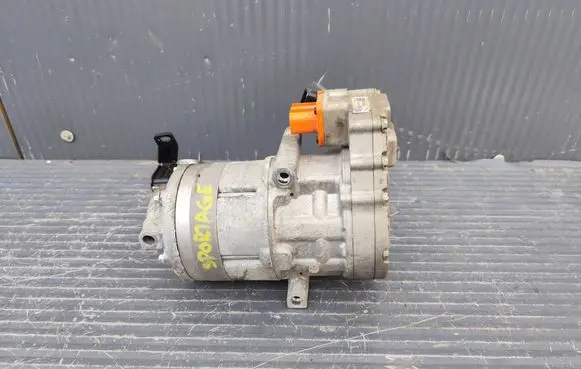 KIA Sportage Air conditioning (A/C) compressor (pump) 977E1CZ000