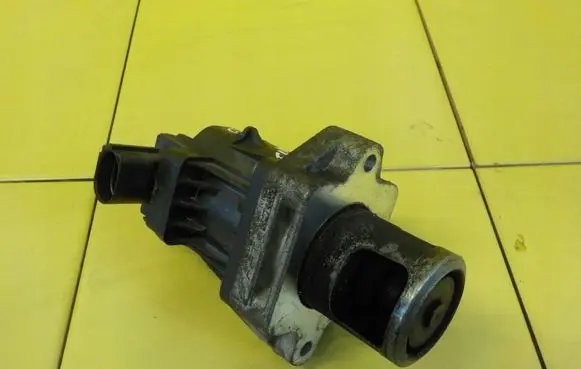 Alfa Romeo Giulietta Oil filter mounting bracket 55274455