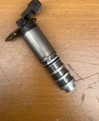 BMW 3 F30 F35 F31 Camshaft vanos timing valve 7585776 11367585776